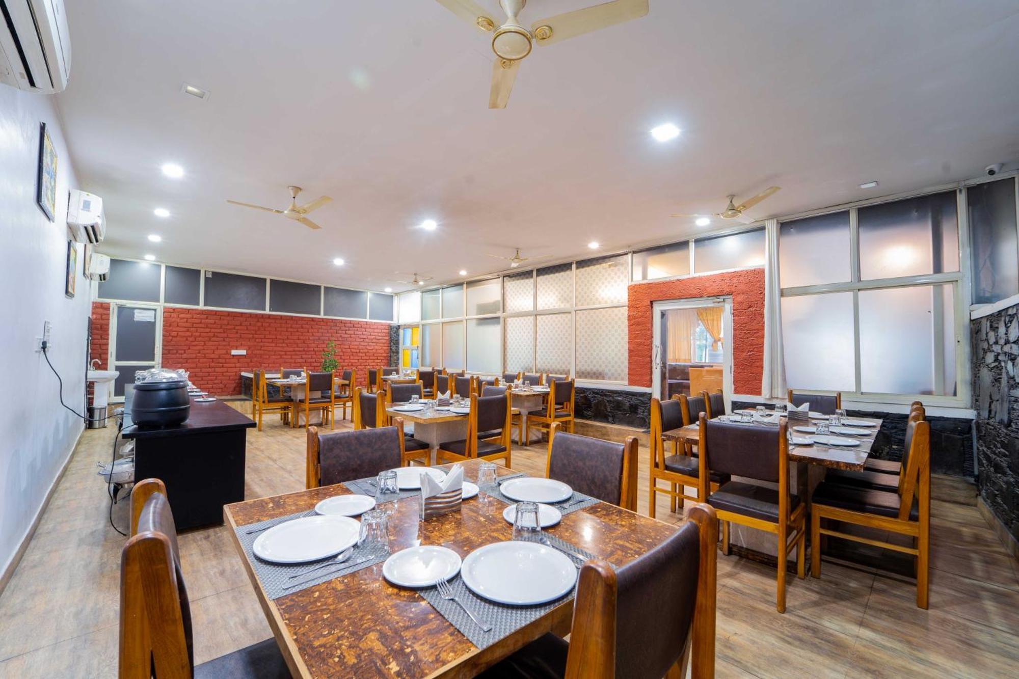 Treebo The Aravali Getaway Hotel Udaipur Exterior photo